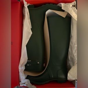 Hunter Original green tall boots (never worn!)